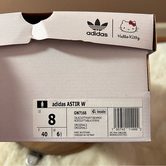 Adidas x Hello Kitty Sneakers Women’s Size 8 NWB - Picture 13 of 13
